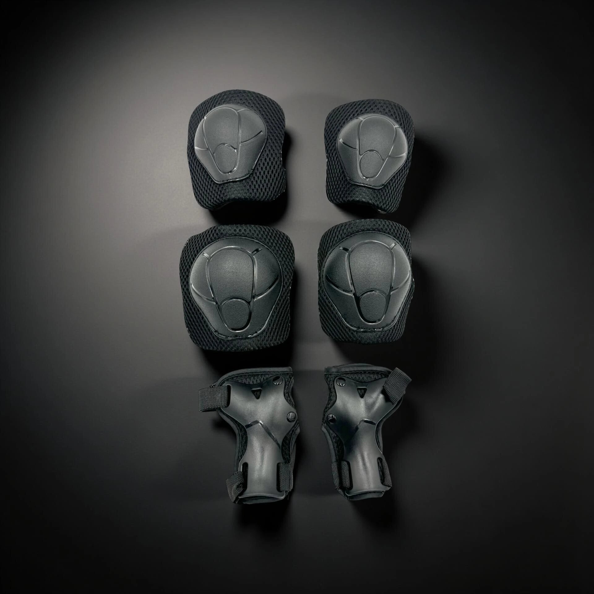 Sada 6 dětských chráničů Skitt,velikost S, Černá lifestyle 3